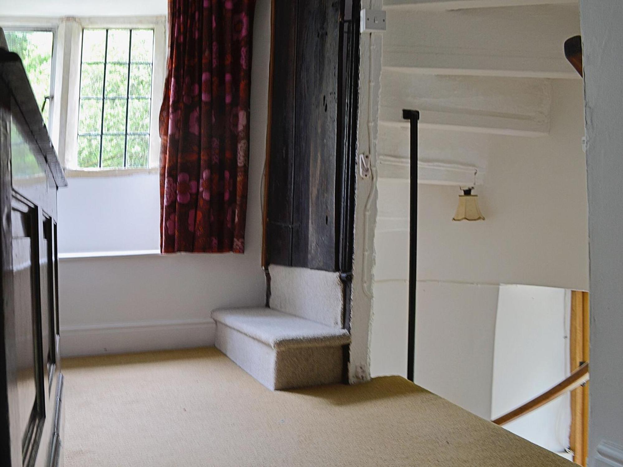 Driftcombe Farmhouse Bisley  エクステリア 写真